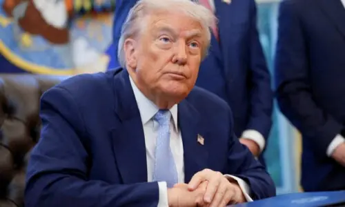 ٹرمپ کی حلقہ بندی کی کوشش الٹی پڑنے لگی: ٹیکساس کا نقشہ مسترد ٹرمپ کی حلقہ بندی کی کوشش الٹی پڑنے لگی: ٹیکساس کا نقشہ مسترد