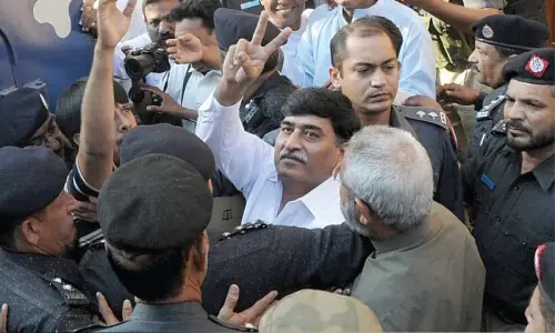 ڈمپر نذر آتش کیس: آفاق احمد کو بری کردیا گیا