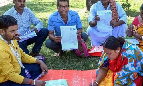 انتخابی فہرست نے 37 سال سے غائب بیٹے کو خاندان سے ملادیا