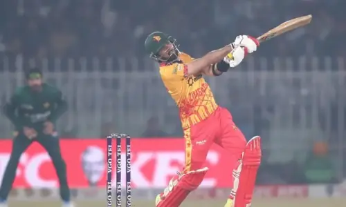 Pakistan storm into tri-series final with emphatic win over Zimbabwe