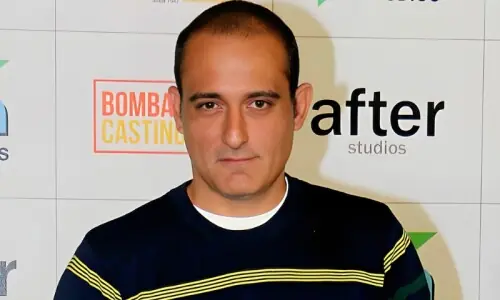 اکشے کھنہ نے اپنے مداحوں کی منافقت بے نقاب کردی