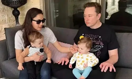 ایلون مسک کا انٹرویو میں بیٹے کے نام سے متعلق دلچسپ انکشاف ایلون مسک کا انٹرویو میں بیٹے کے نام سے متعلق دلچسپ انکشاف