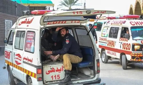 لکی مروت: پولیس وین پر خودکش حملہ، ایک پولیس اہلکار شہید، 6 زخمی