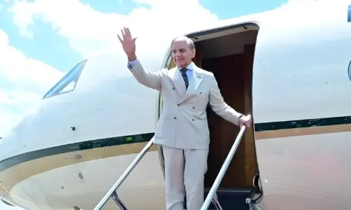 وزیراعظم کی وطن واپسی، سی ڈی ایف نوٹیفکیشن پر قیاس آرائیاں دم توڑ گئیں