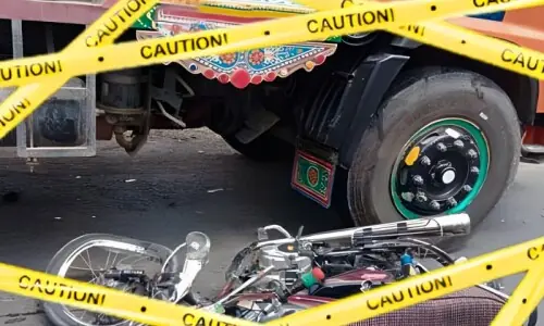 کراچی: ملیر کالا بورڈ میں ٹرک کی ٹکر سے موٹر سائیکل سوار جاں بحق