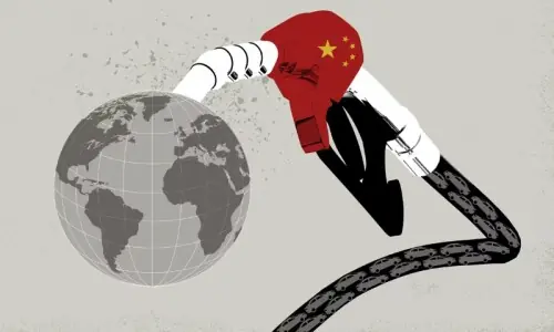 اپنے ملک میں الیکٹرک گاڑیاں بیچنے والا چین دنیا کو پٹرول والی گاڑیاں کیوں دے رہا ہے؟