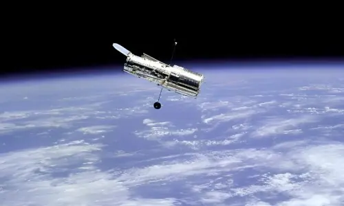 سیٹلائٹس زمین پر موجود خلائی دوربینوں کو اندھا کرنے لگے