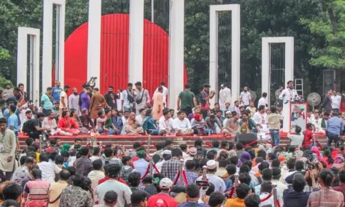 بنگلادیش میں ’جین زی‘ کی سیاست پر قابو پانے کے لیے نئی لڑائی