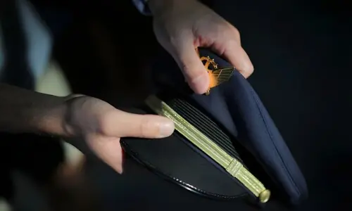 نوکری جانے کا خوف، ایئرلائنز کے پائلٹ اپنے نفسیاتی مسائل چھپانے لگے