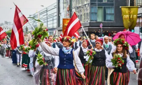 یورپی ملک میں مردوں کی کمی، بیویاں دوسری خواتین کو شوہر کرائے پر دینے لگیں