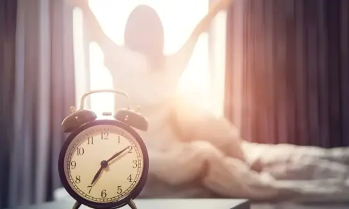 آٹھ گھنٹے سونا لازمی نہیں، اپنے لیے ضروری نیند کا دورانیہ کیسے جانیں؟