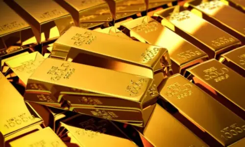 Gold prices drop sharply in local, international markets