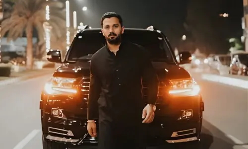 برطانیہ نے پاکستانی یو ٹیوبر رجب بٹ کو ڈی پورٹ کر دیا