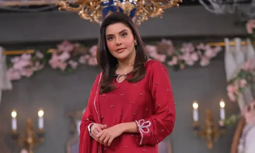 ندا یاسر نے فوڈ ڈیلیوری رائیڈرز سے معافی مانگ لی