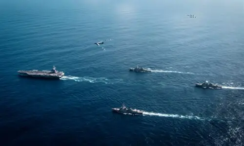 امریکی فورسز کا چین سے ایران جانے والے جہاز پر چھاپہ، دفاعی سامان تباہ امریکی فورسز کا چین سے ایران جانے والے جہاز پر چھاپہ، دفاعی سامان تباہ