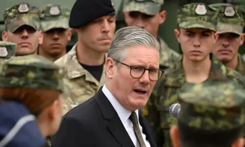 برطانیہ نے بڑے پیمانے پر جنگ کی تیاری شروع کردی برطانیہ نے بڑے پیمانے پر جنگ کی تیاری شروع کردی