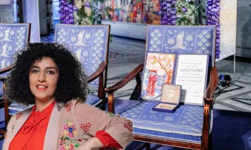 ایران میں نوبیل امن انعام یافتہ نرگس محمدی کی ’سفاکانہ‘ گرفتاری، کمیٹی کا سخت ردِعمل