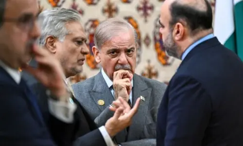 شہباز شریف کی پیوٹن سے ’زبردستی‘ ملاقات کی کوشش: ویڈیو بھارتی پروپیگنڈا نکلی