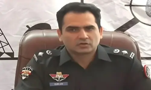 سنی تحریک سربراہ کے گھر چھاپہ: پولیس نے وجہ اور گرفتار افراد کی تفصیلات بتا دیں