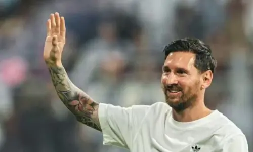 میسی کا دورۂ دہلی: ایک مصافحے کا ایک کروڑ میسی کا دورۂ دہلی: ایک مصافحے کا ایک کروڑ