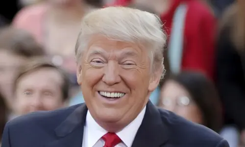 ٹرمپ کا گھر میں قتل ہوئے ہالی ووڈ ڈائریکٹر پر طنز ٹرمپ کا گھر میں قتل ہوئے ہالی ووڈ ڈائریکٹر پر طنز