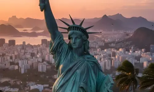 برازیل کا ’اسٹیچو آف لبرٹی‘ تیز ہوا سے گر گیا برازیل کا ’اسٹیچو آف لبرٹی‘ تیز ہوا سے گر گیا