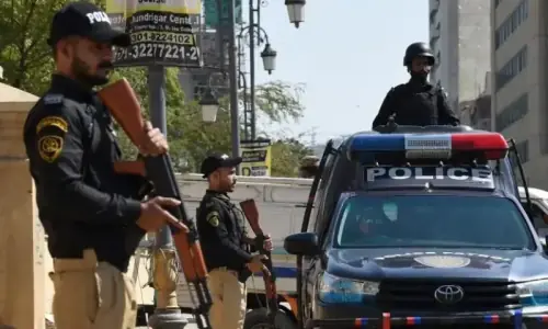 کراچی میں ڈکیتی، قتل اور مبینہ پولیس اغوا کے سنگین واقعات