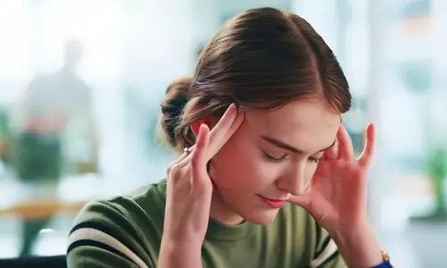نوجوانوں میں سر درد کیوں بڑھ رہا ہے؟