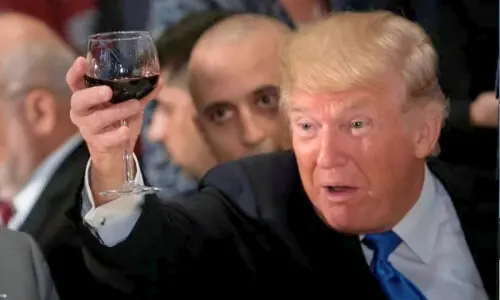 ٹرمپ کی شخصیت شراب کے عادی شخص جیسی ہے: چیف آف اسٹاف ٹرمپ کی شخصیت شراب کے عادی شخص جیسی ہے: چیف آف اسٹاف