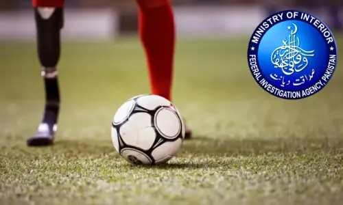 فٹبال ٹیم کے ساتھ لنگڑا کھلاڑی بھی جاپان پہنچ گیا، قائمہ کمیٹی میں انکشاف