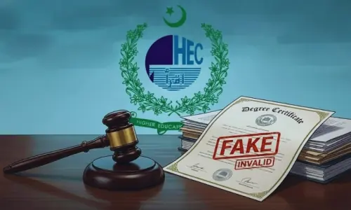 متنازع ڈگری کے الزامات: کون کون سی شخصیات کی چھان بین ہو چکی ہے؟