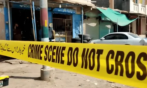 اُدھار دینے سے انکار کیوں کیا؟ جھنگ میں سی سی ڈی اہلکار کا دکان دار پر تشدد