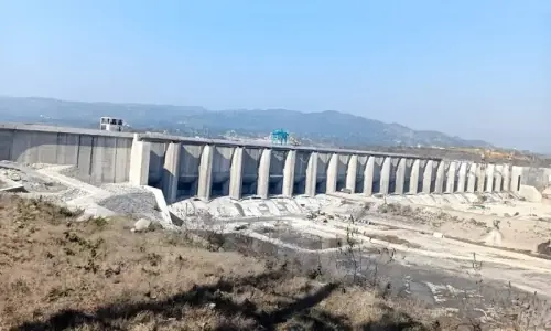 India blocks water flow of Jhelum and Neelum rivers