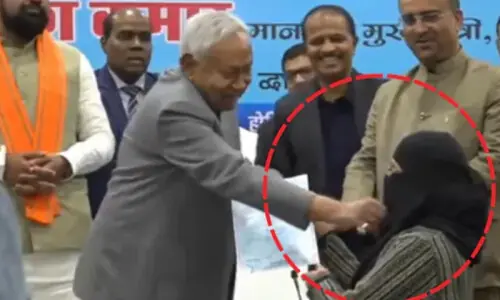 نتیش کمار حجاب تنازع: &rsquo;متاثرہ ڈاکٹر نے سرکاری ڈیوٹی جوائن نہیں کی&lsquo;