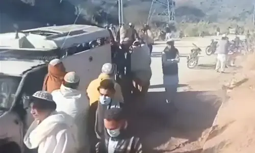 Five policemen killed in targeted attack on patrol vehicle in Karak