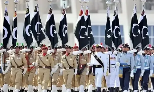 Armed forces pay tribute to Quaid-e-Azam on birth anniversary