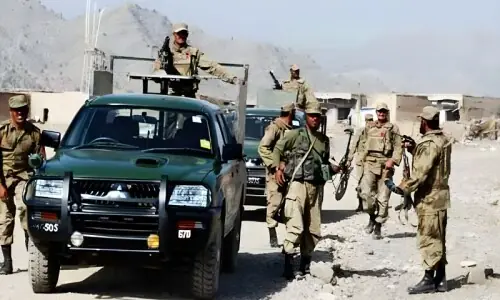 بلوچستان اور خیبرپختونخوا میں کامیاب کارروائیوں کے دوران 12 دہشت گرد ہلاک