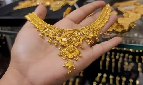 سونے کی قیمت میں ہزاروں روپے کمی، فی تولہ کتنے کا ہوگیا؟