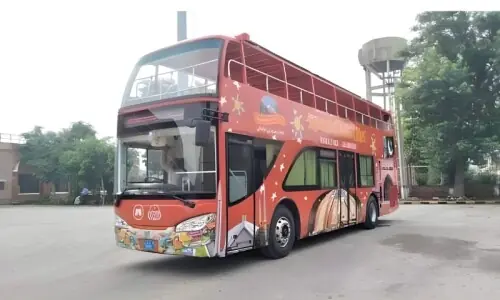 کراچی میں نصف صدی بعد ڈبل ڈیکر بس سروس شروع، کرایہ کتنا ہوگا؟