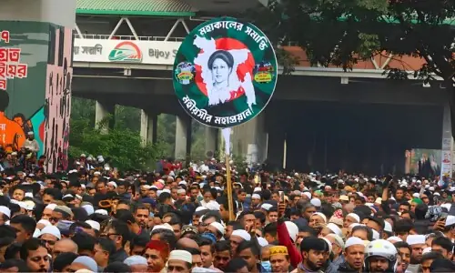 بنگلہ دیش کی سابق وزیراعظم خالدہ ضیا سرکاری اعزاز کے ساتھ سپردِ خاک