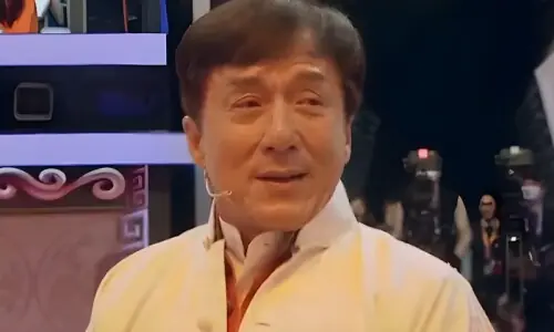 &rsquo;ہمارے بچے بڑے نہیں ہوتے&lsquo;، غزہ کے بچے کی ویڈیو نے جیکی چن کو رُلا دیا