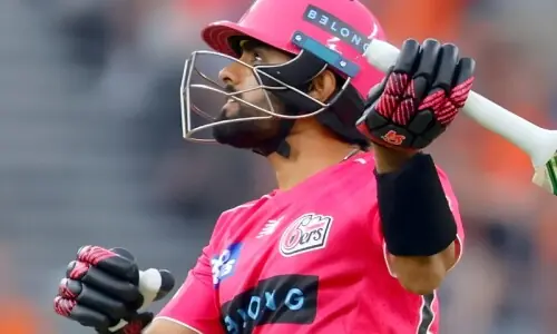 بگ بیش لیگ: بابراعظم کی شاندار ففٹی، سڈنی سکسرز کی شاندار فتح