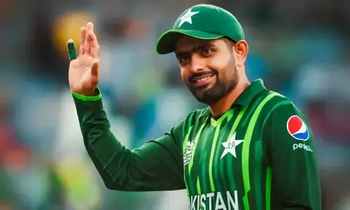 بابر اعظم کا ایک اور سنگِ میل: جوز بٹلر کی برابری کرلی، کوہلی کا ریکارڈ توڑنے کے قریب