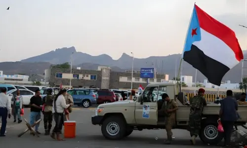 یمن کا فوجی مقامات واپس لینے کے لیے پُرامن کارروائی کا اعلان