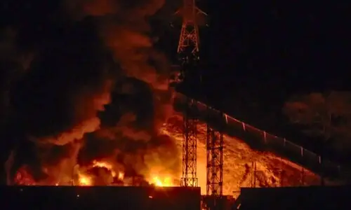 امریکا کی وینزویلا پر بمباری: روس، ایران، کیوبا اور کولمبیا کا سخت ردِعمل امریکا کی وینزویلا پر بمباری: روس، ایران، کیوبا اور کولمبیا کا سخت ردِعمل