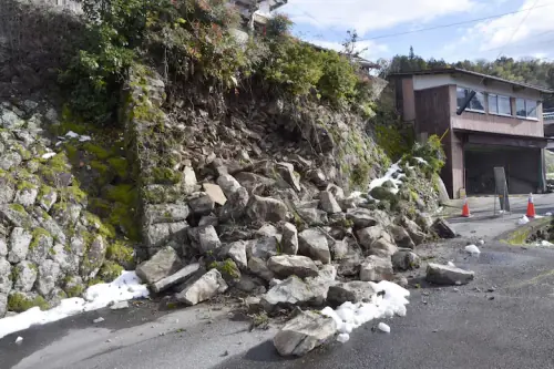 Strong magnitude-6.2 earthquake strikes Japan&rsquo;s Chugoku region