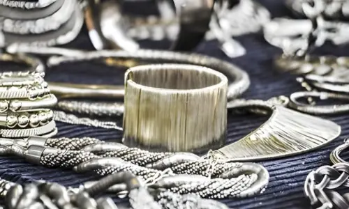 چاندی کے زیورات یا کالے برتنوں کی چمک لوٹانے کا آسان گھریلو طریقہ