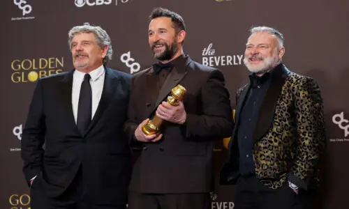 &lsquo;The Pitt&rsquo; and &lsquo;The Studio&rsquo; win top TV honors at Golden Globes