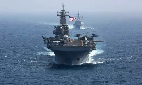 امریکی فورس ایران کی جانب روانہ، جنگی بحری جہاز اور جدید طیارے شامل امریکی فورس ایران کی جانب روانہ، جنگی بحری جہاز اور جدید طیارے شامل