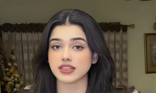 علینہ عامر نے اپنی مبینہ ویڈیو لیک کی حقیقت بتا دی علینہ عامر نے اپنی مبینہ ویڈیو لیک کی حقیقت بتا دی